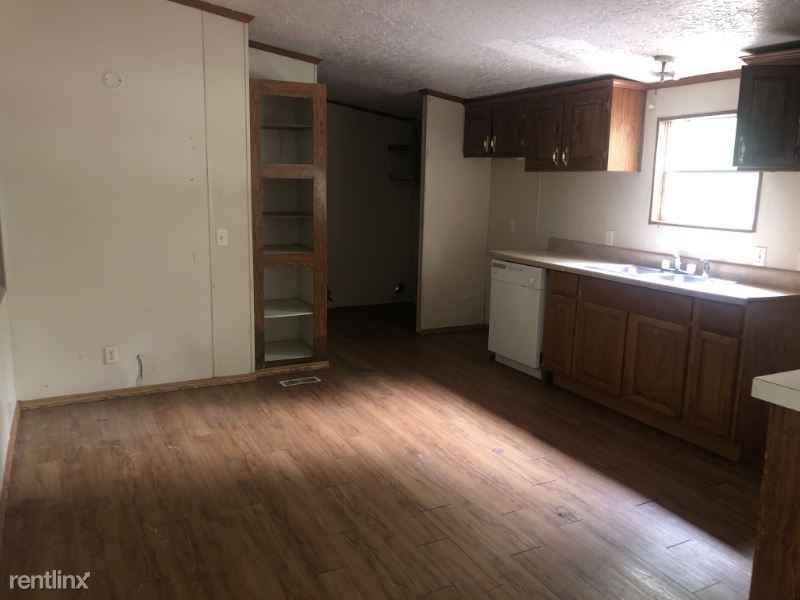 104 Lake Forest Dr - Photo 2 of 7