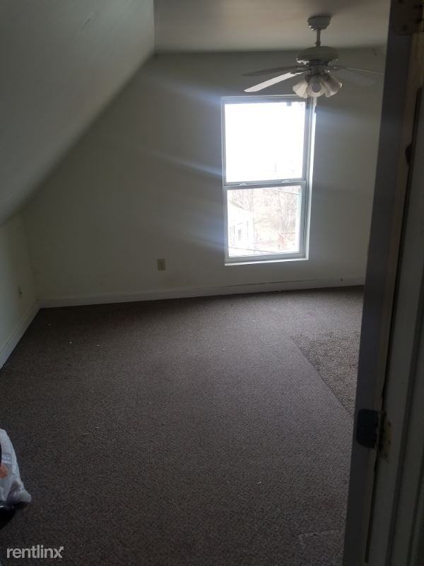 407 Dodge St - Photo 2 of 26
