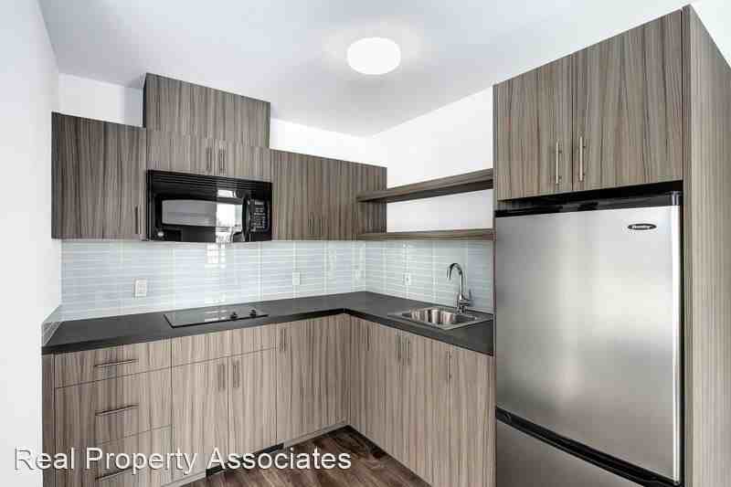 817 NE 64th St (oInnLiv) - Photo 3 of 9