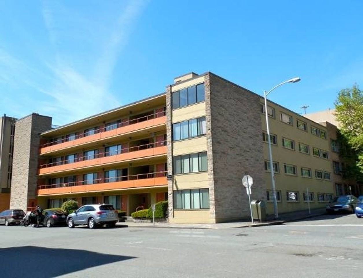 1120 NE 43rd St - Photo 3 of 50