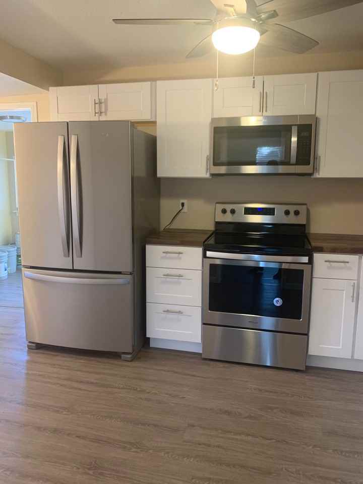 339 Stewart St - Photo 2 of 14