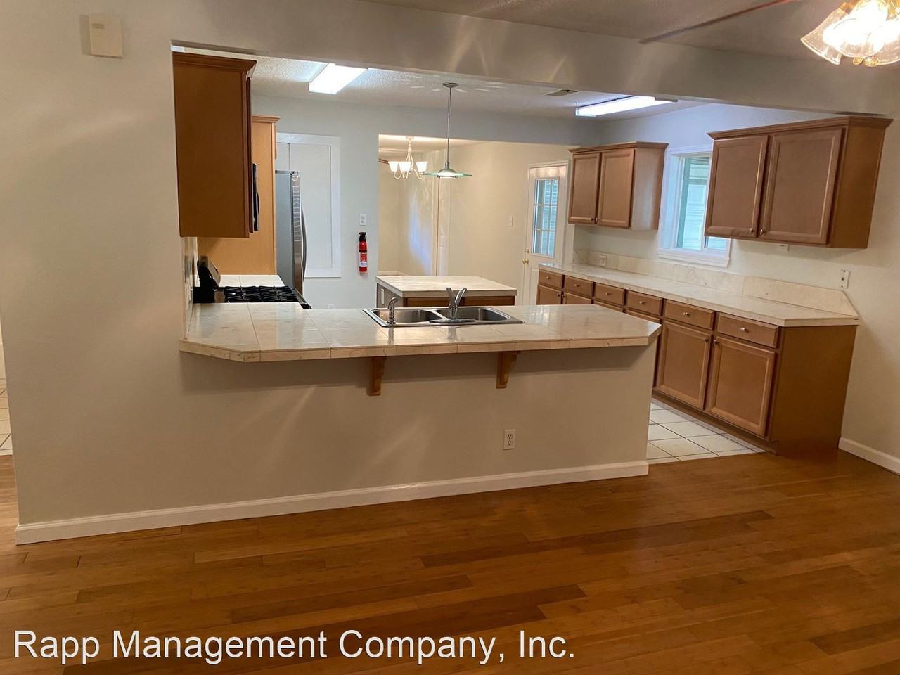 109 Dolphin Ave - Photo 2 of 23