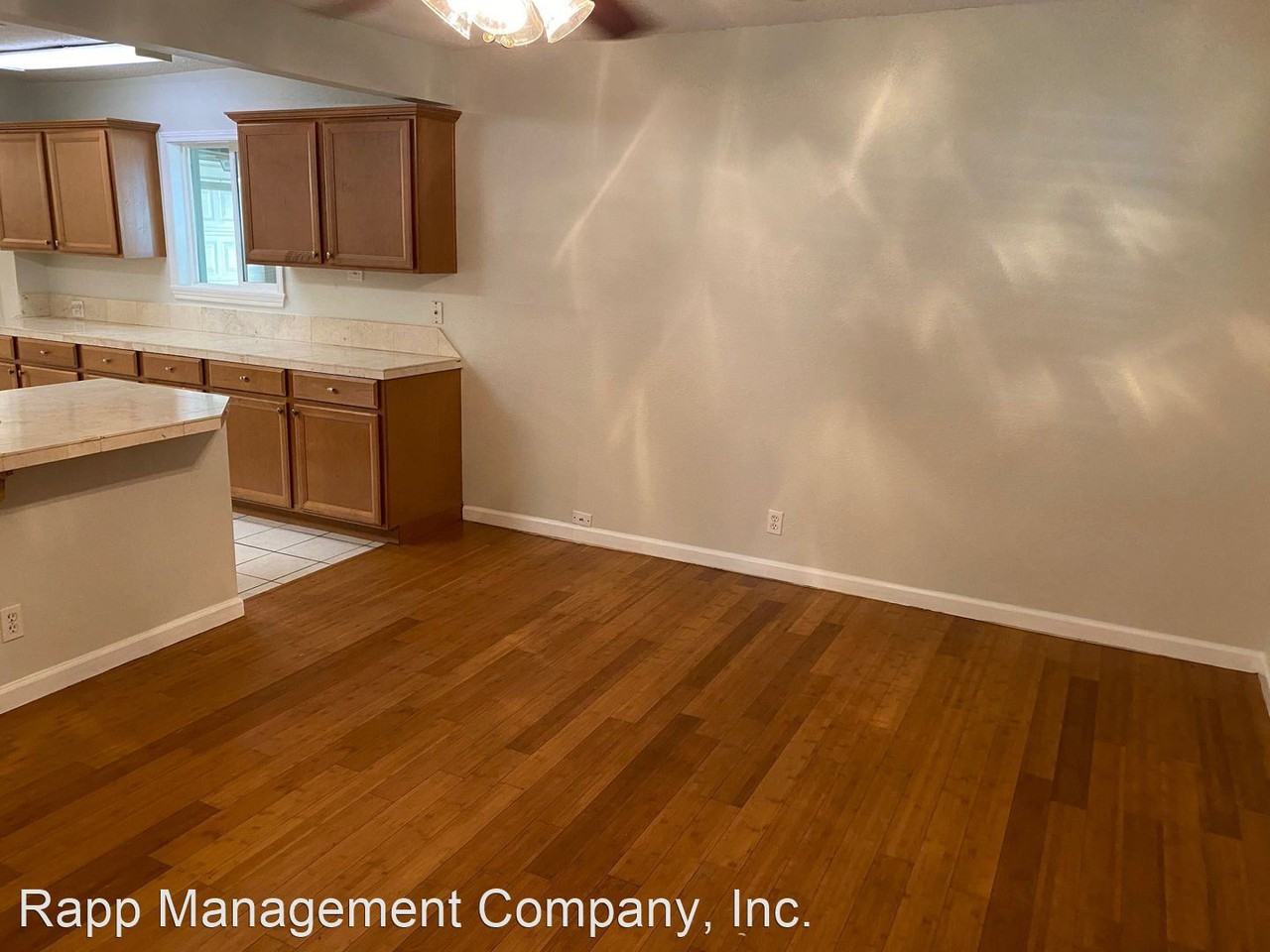 109 Dolphin Ave - Photo 3 of 23