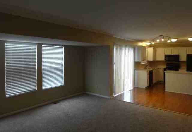 7427 Park Bend Dr - Photo 3 of 14