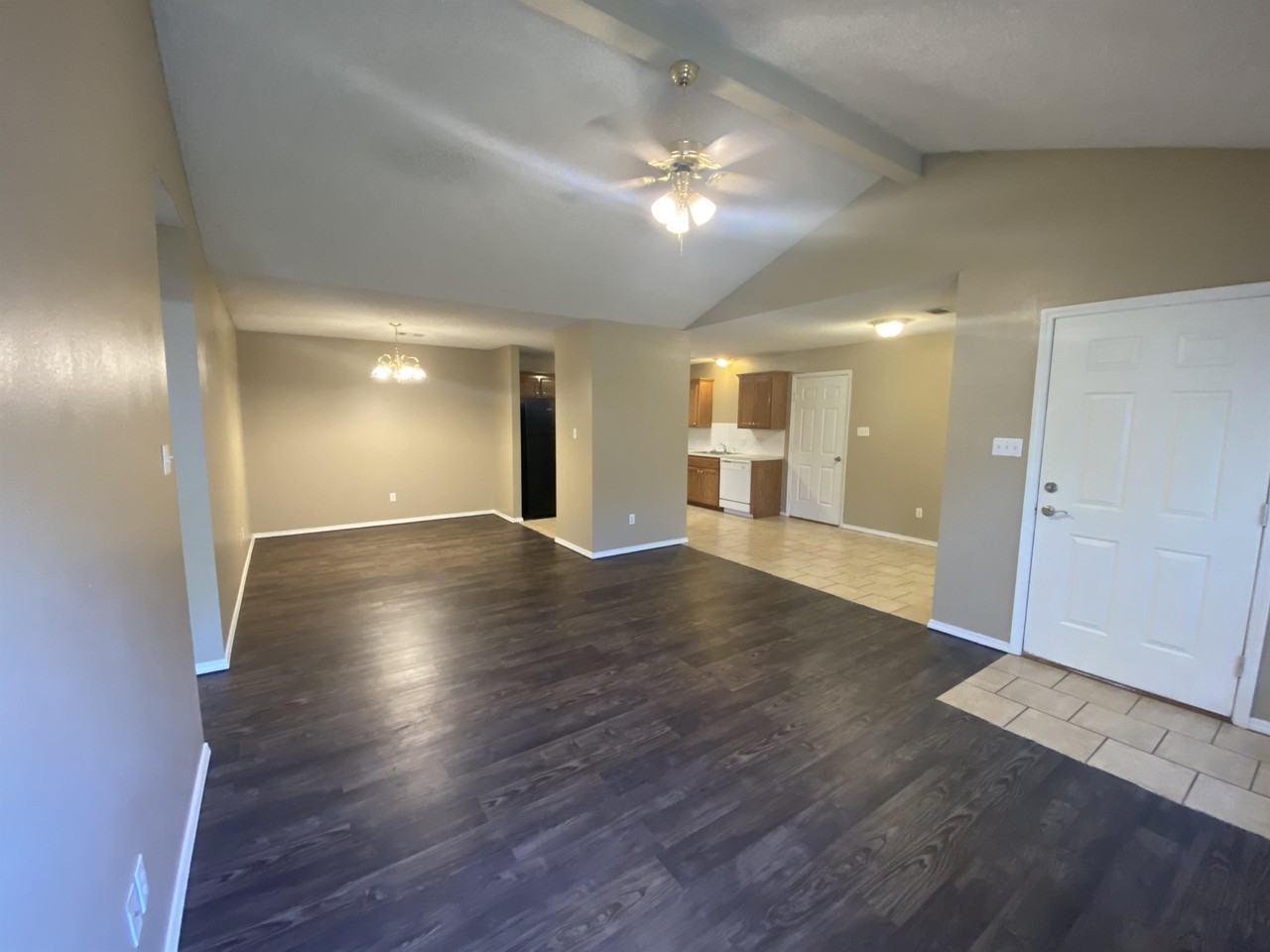 1820 Ingalls Ln - Photo 3 of 14