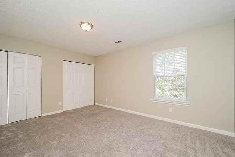 19 Lakemoore Ct - Photo 3 of 13