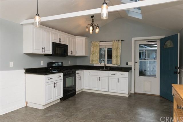 20372 Adkinson Ln - Photo 2 of 12