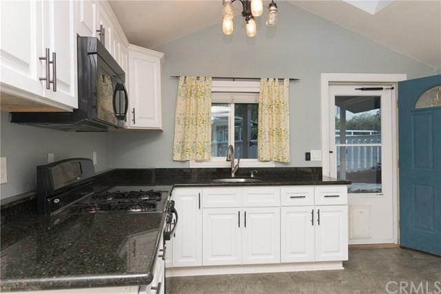 20372 Adkinson Ln - Photo 3 of 12