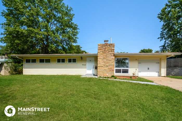 1722 Ridgewood Dr - Photo 2 of 16