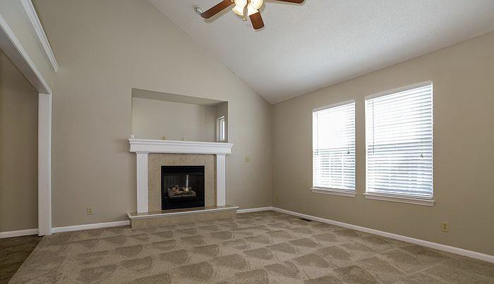 8556 N Gower Ave - Photo 3 of 16