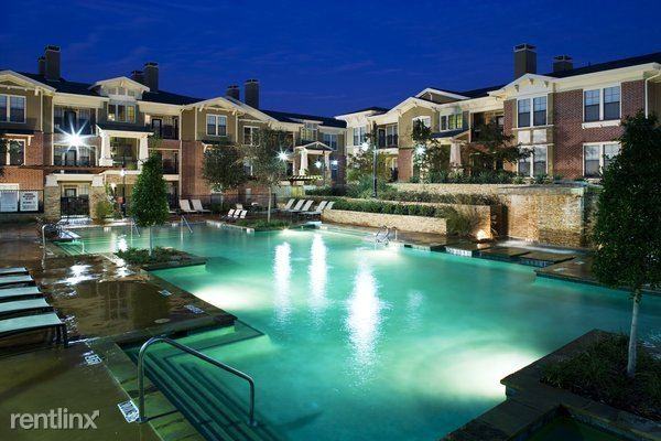 2502 Live Oak St - Photo 2 of 3