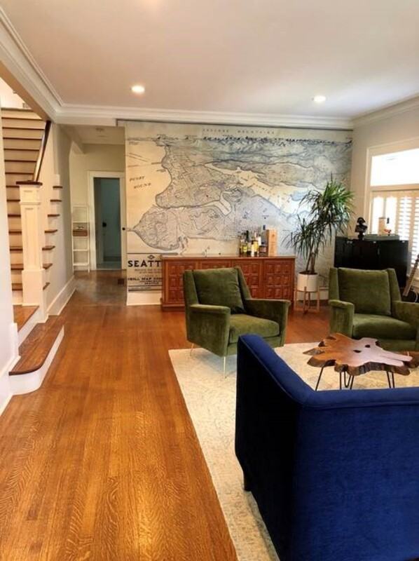 1934 E Mcgraw St - Photo 3 of 21