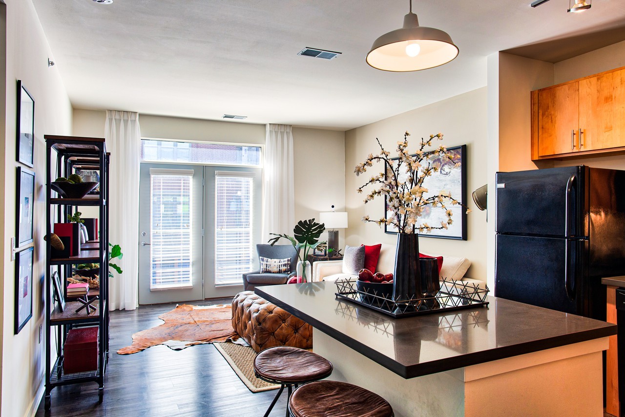 Circa Apartments - Photo 3 of 25