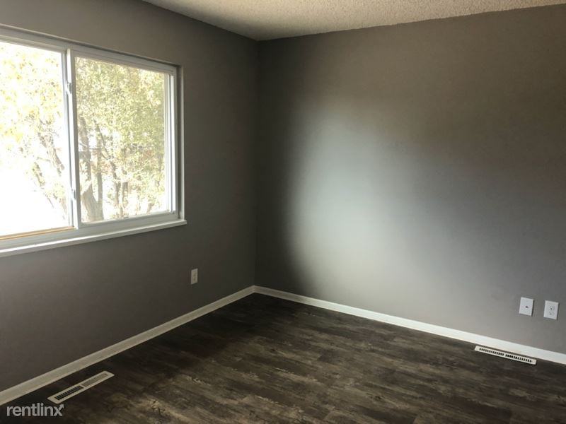 888 Westmoreland Rd - Photo 3 of 14
