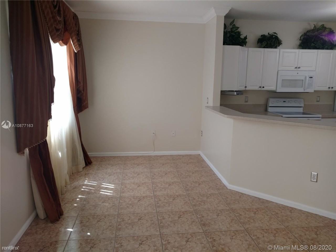 4402 SW 160th Ave - Photo 3 of 10