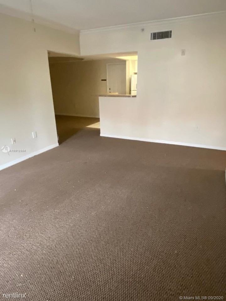 200 SW 117th Ter - Photo 3 of 8