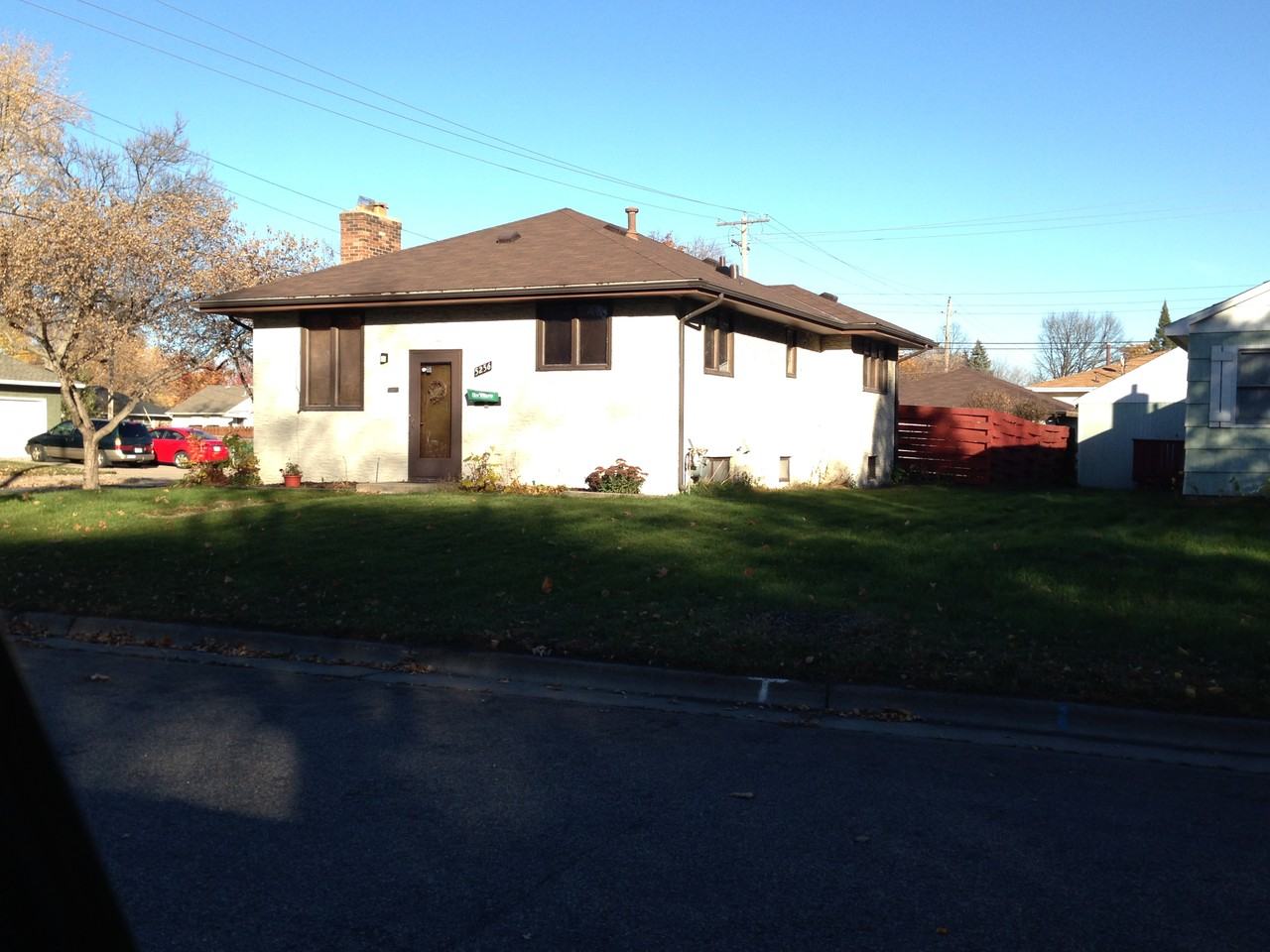 5256 Queen Ave N - Photo 2 of 5