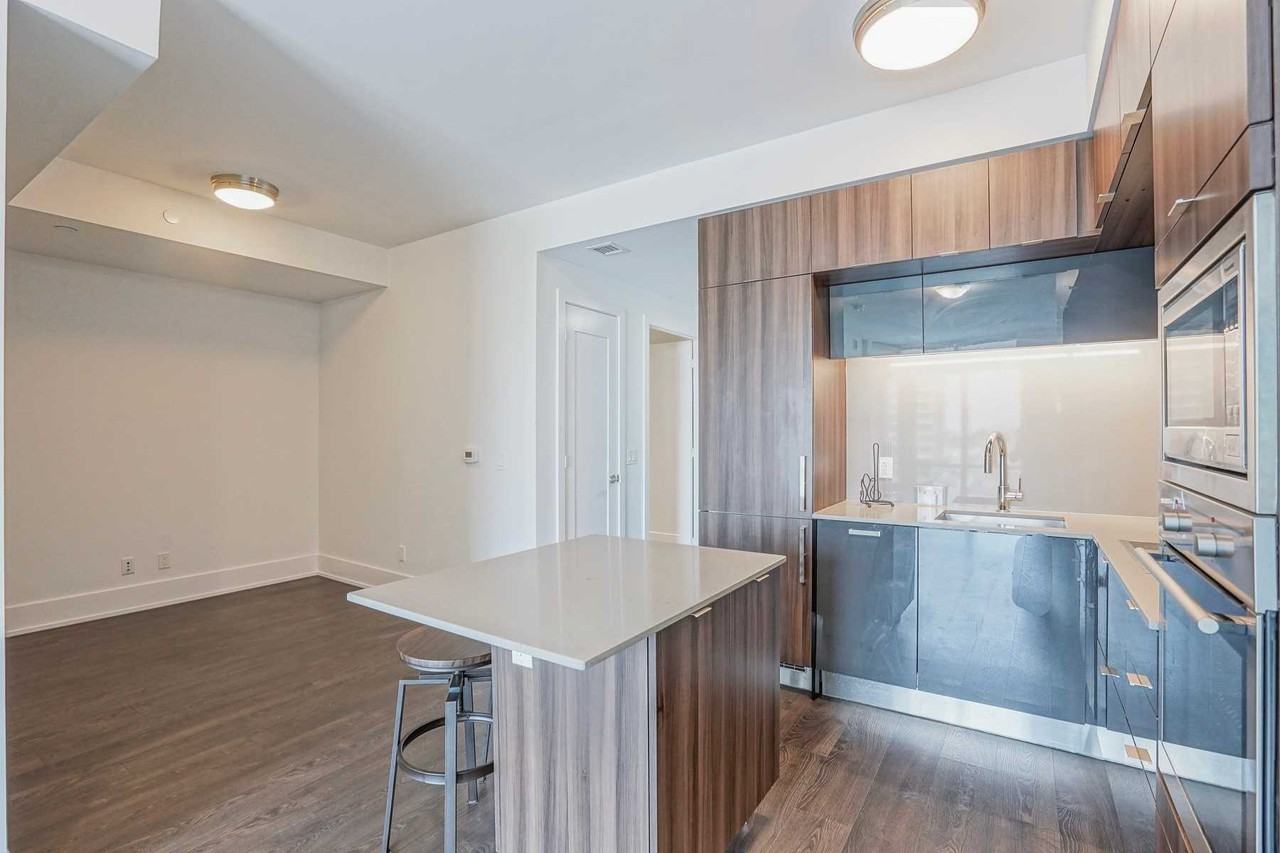 15 Merchants' Wharf #405 - Photo 3 of 10