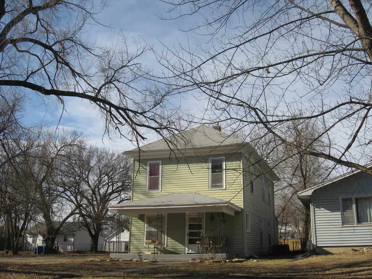 315 S Mechanic St - Photo 2 of 9