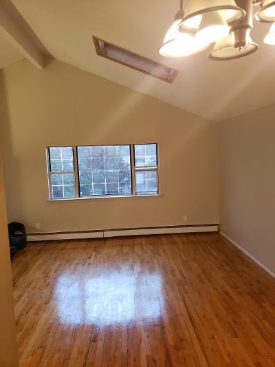 696 Clocks Boulevard - Photo 2 of 6