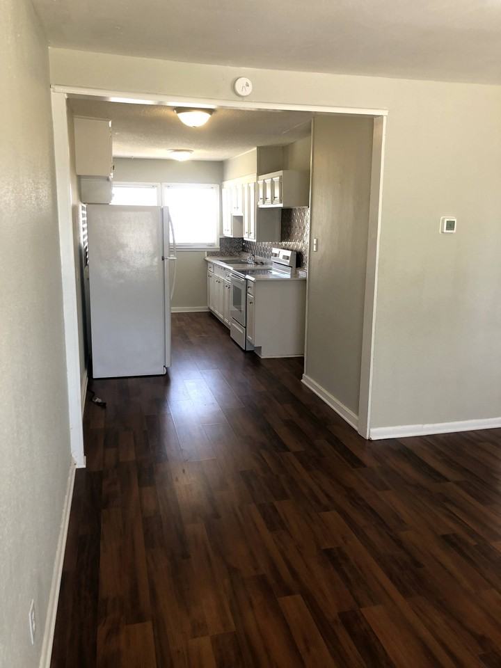 611 McEwen Street - Photo 3 of 12