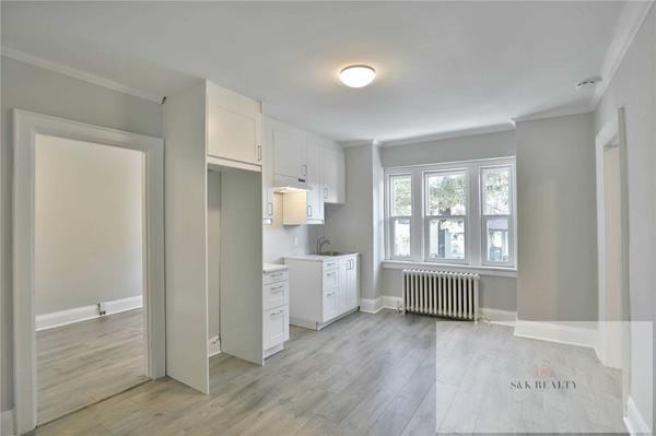 1094 College Street #10005