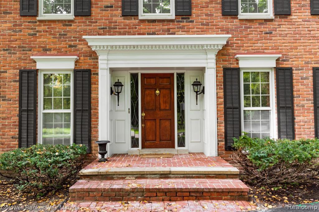 32845 Long Bow Ct - Photo 3 of 48