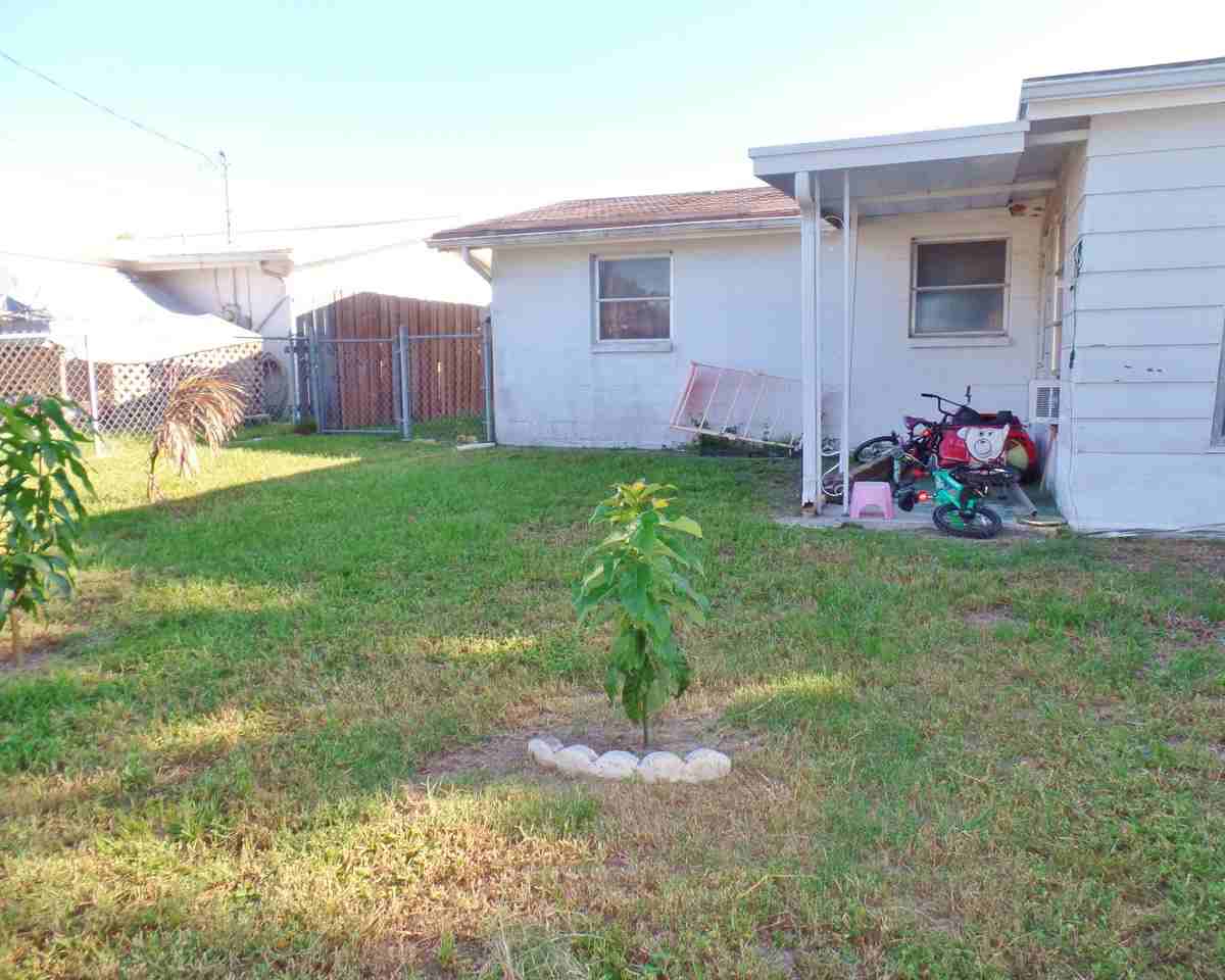5105 Shamrock Drive - Photo 2 of 23