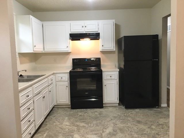 32 Cedar Park Drive - Photo 2 of 10