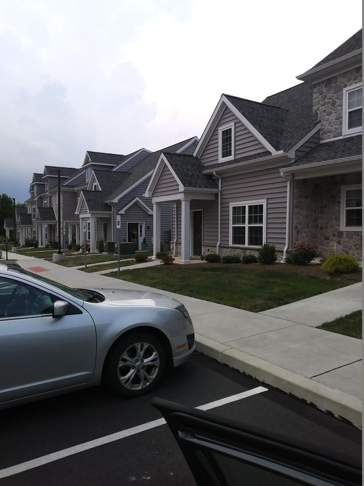 252 Oakridge Drive - Photo 2 of 8