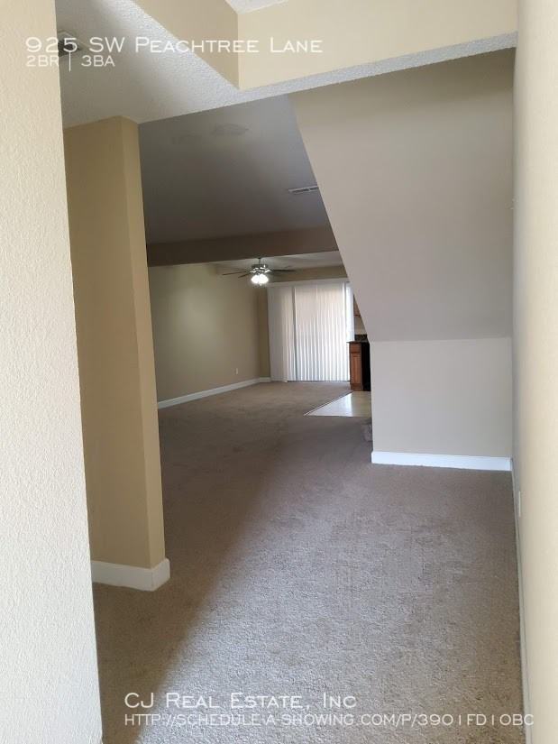 925 Sw Peach Tree Ln - Photo 2 of 11