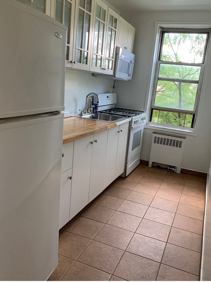 2255 Cruger Avenue #4 - Photo 3 of 7