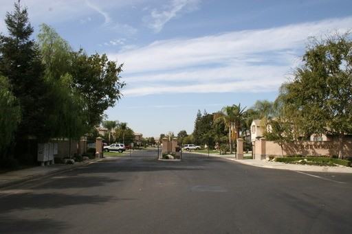 9201 Elizabeth Grove Ct - Photo 2 of 19