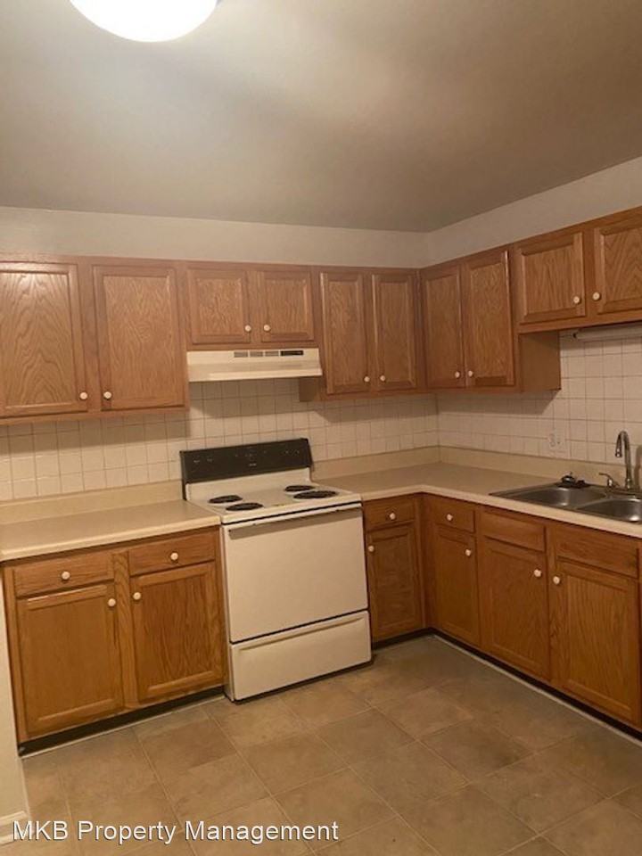 220 8th St - Photo 3 of 13