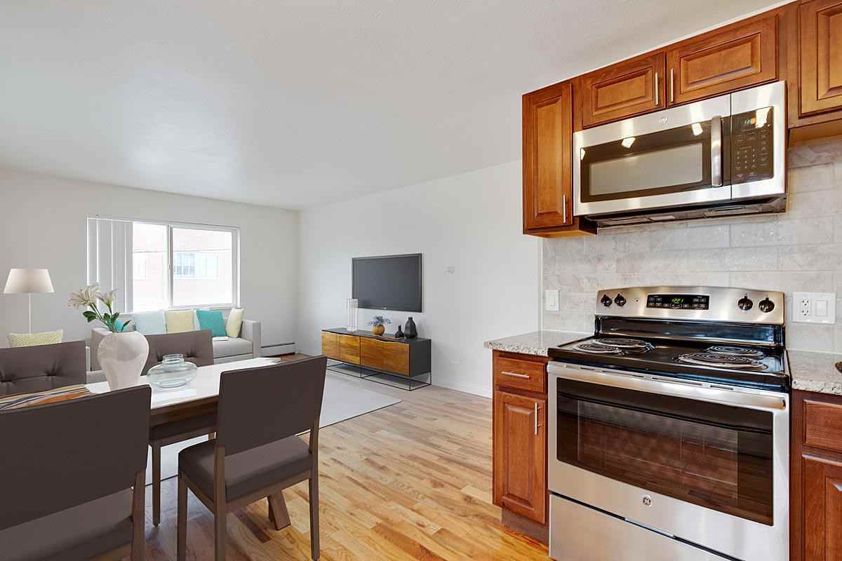 1536 Williams St - Photo 3 of 7