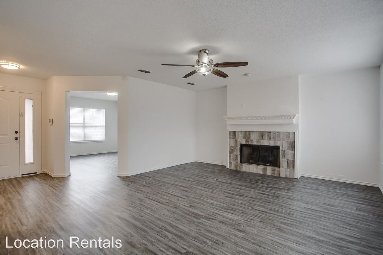 2513 108th Dr - Photo 3 of 13