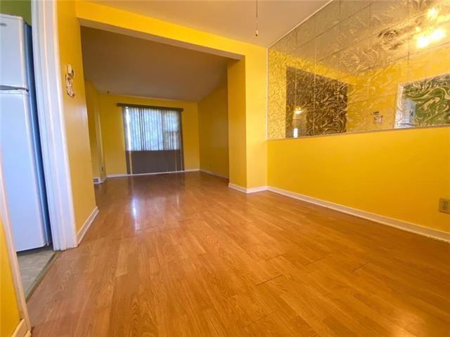 3 Dickson Crescent - Photo 3 of 11