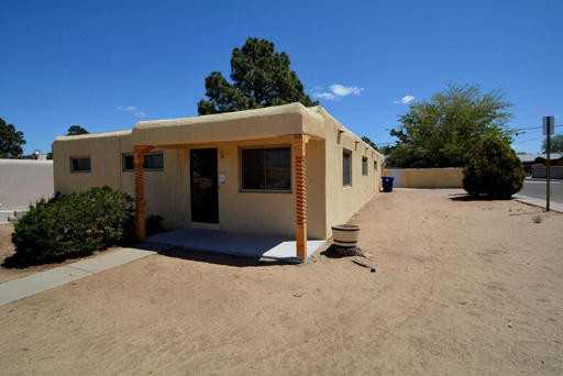 700 Grove St NE - Photo 2 of 3