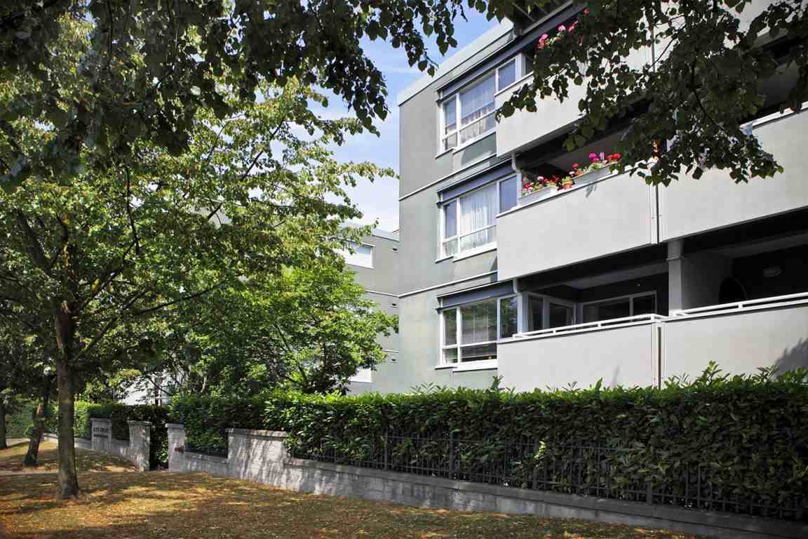 Kits Court - Photo 3 of 6