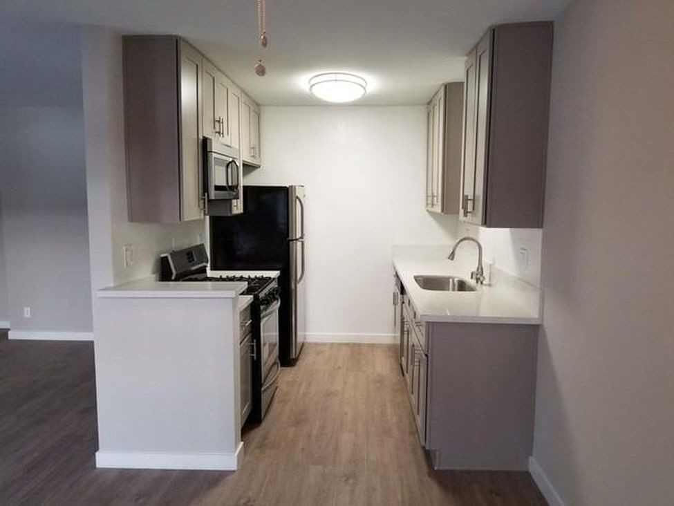 Federal Apartments - Photo 5 of 23