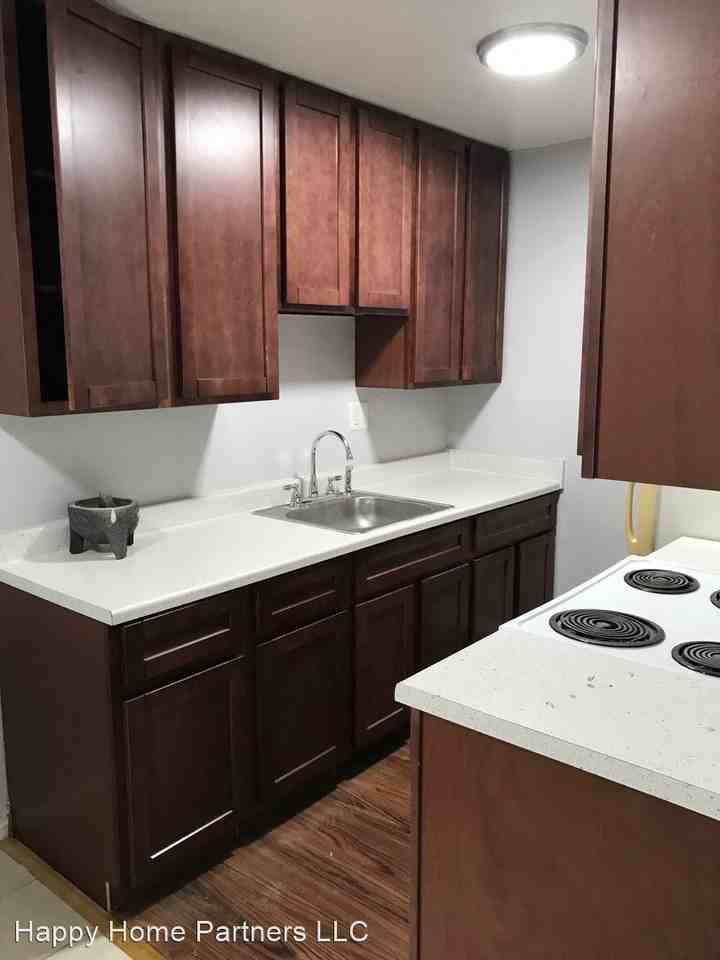 624 Sycamore Street 101-305 - Photo 2 of 8