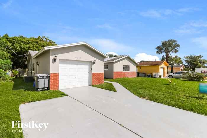 9219 Sw 1st Pl - Photo 3 of 15