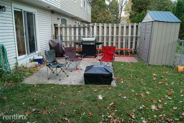 13 Farmbrook Dr - Photo 2 of 10