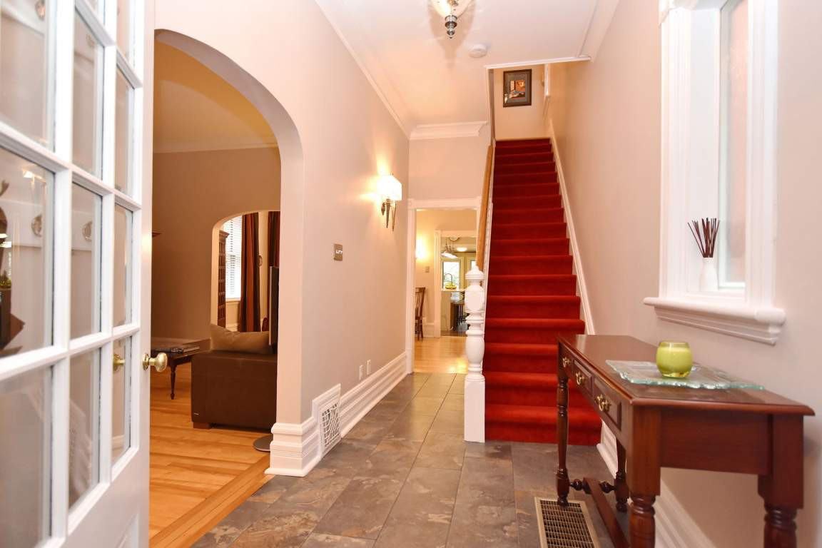 484 MacLaren - Photo 3 of 13