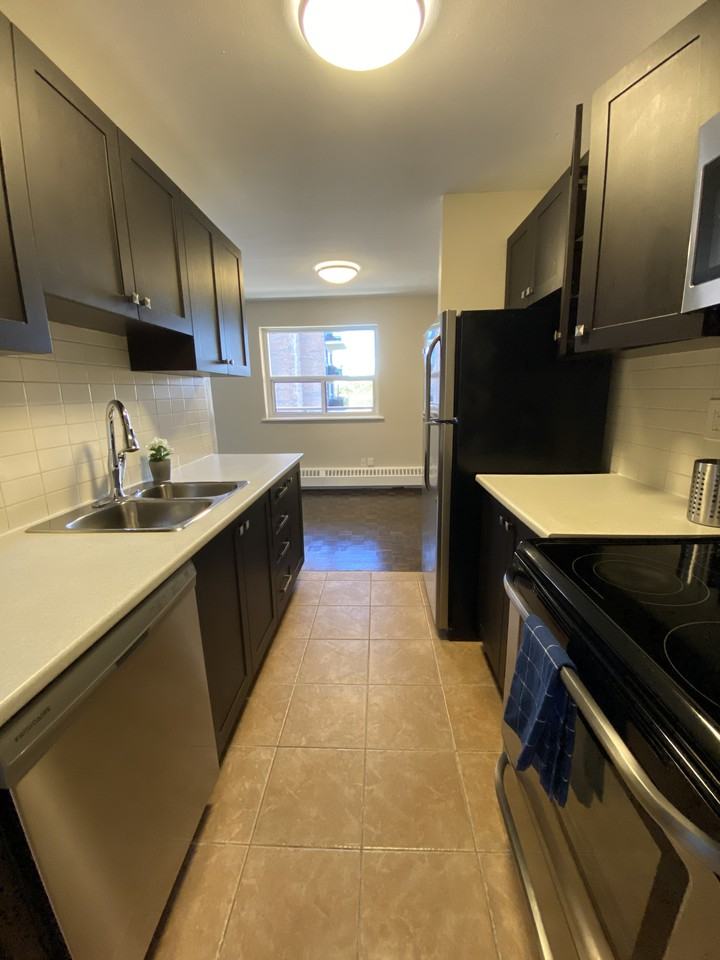 2400 New Street #703