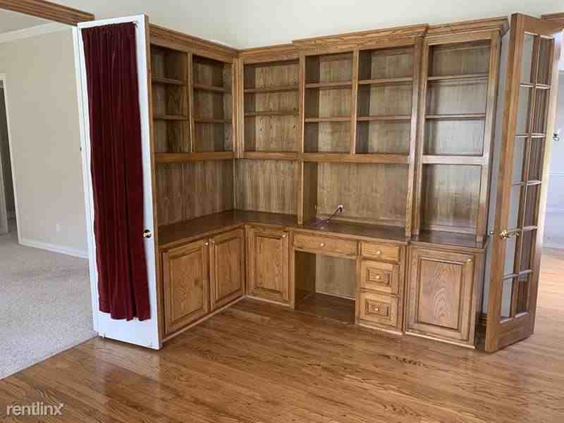 2234 Southern Oaks Dr - Photo 3 of 12