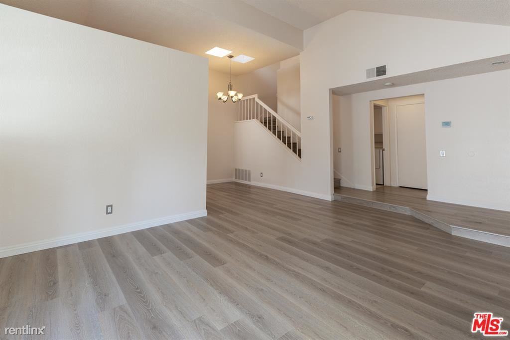 5740 Canterbury Dr - Photo 2 of 10