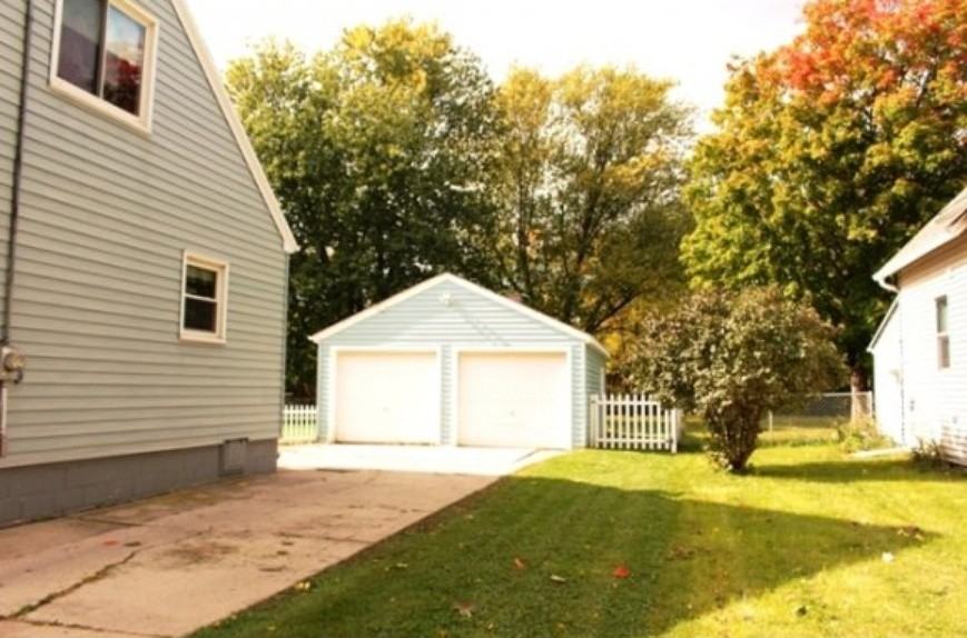 608 Abrams St - Photo 2 of 12