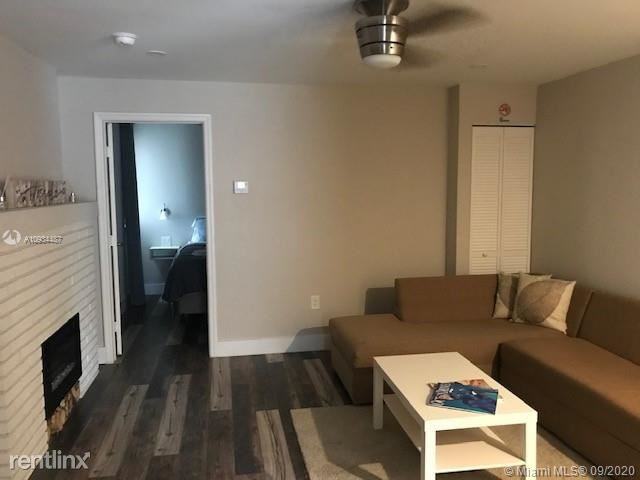 505 Se 20th St #1 - Photo 2 of 12