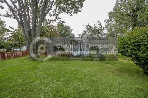 1340 Sunset Rd - Photo 2 of 10